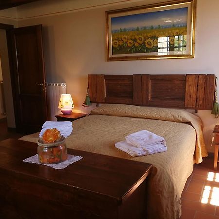 Montecarelli Residence Il Poggiolino الغرفة الصورة